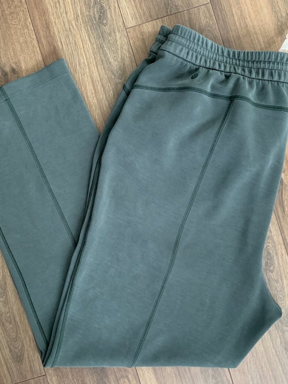 Lululemon SoftStream Wide Leg Pants size 16 inseam 30 Olive Green